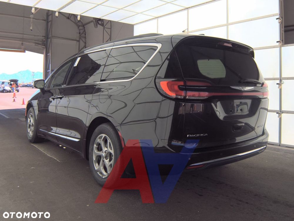 Chrysler Pacifica - 4