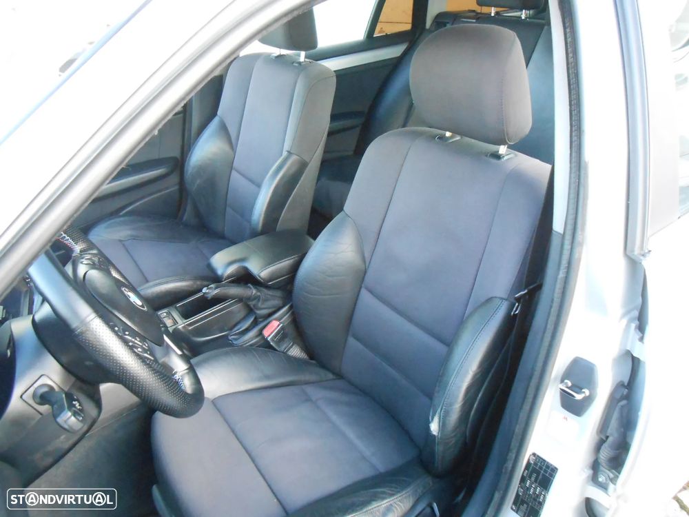 BMW 330 d Touring - 16