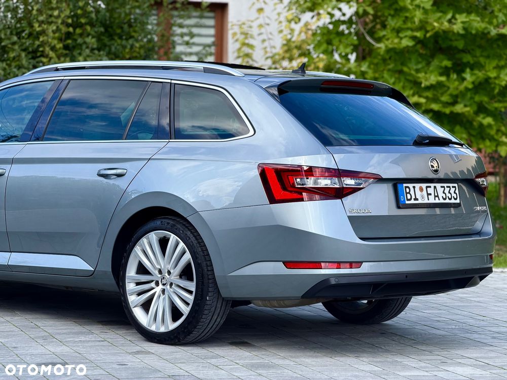 Skoda Superb 2.0 TDI Sportline DSG - 17