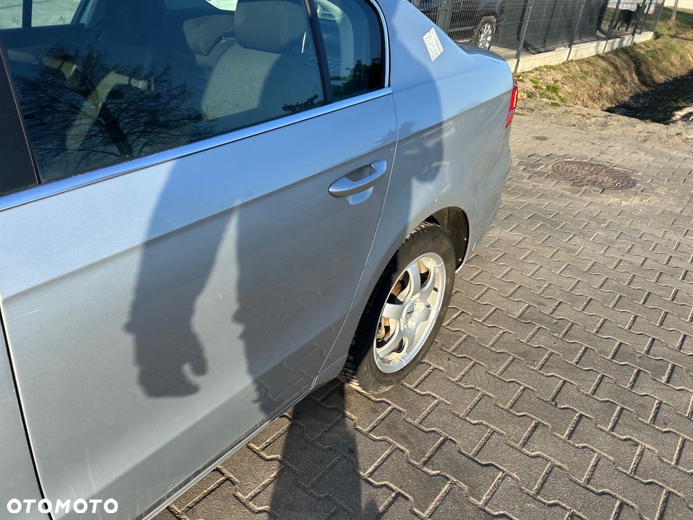Volkswagen Passat - 10
