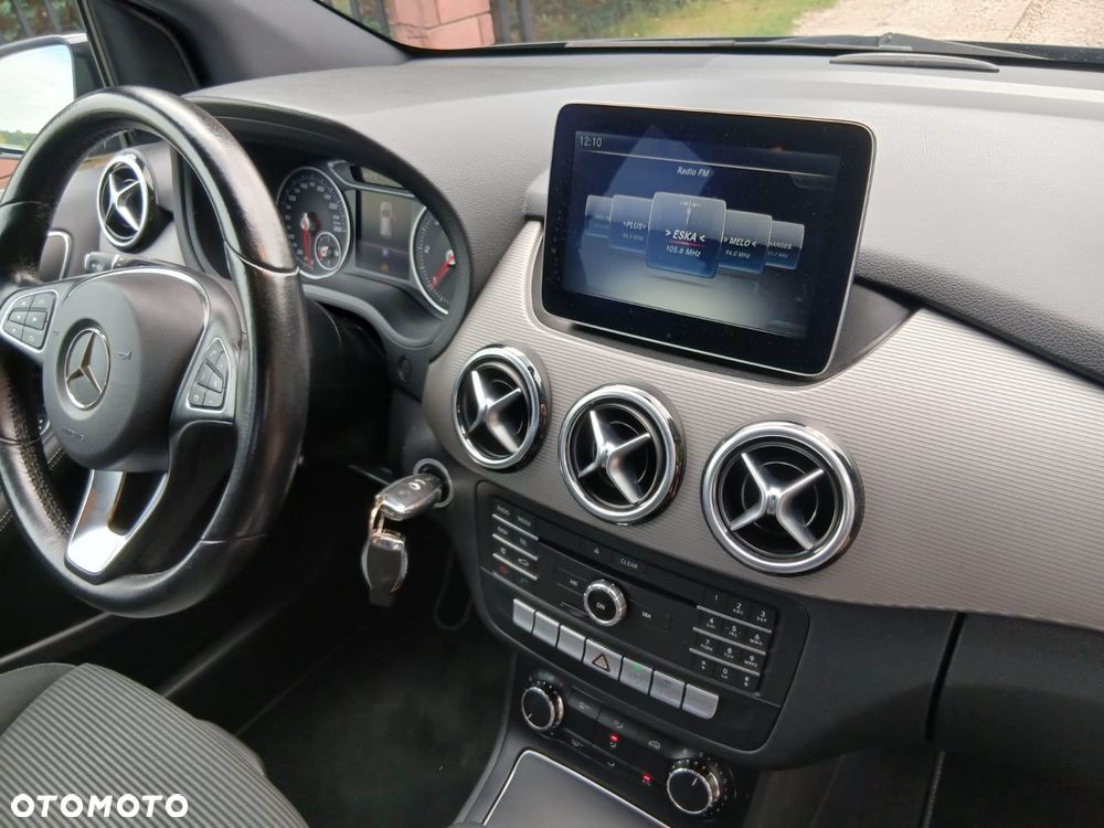Mercedes-Benz Klasa B 180 d Edition - 26