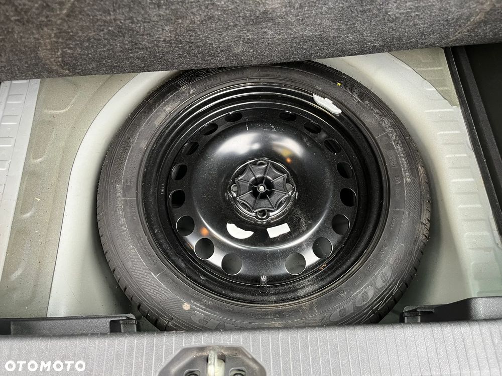 Opel Corsa 1.4 16V Cosmo - 16