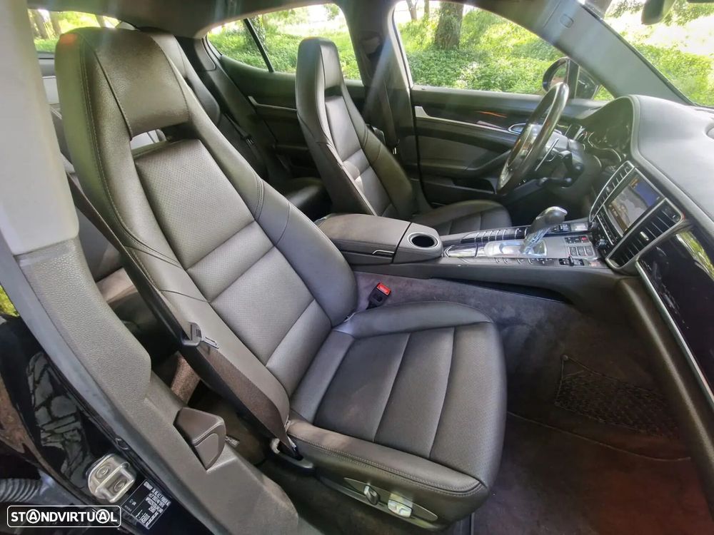 Porsche Panamera - 43