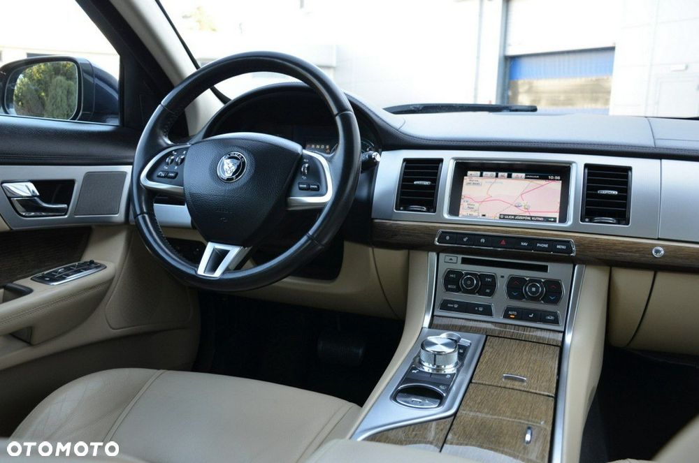 Jaguar XF - 37