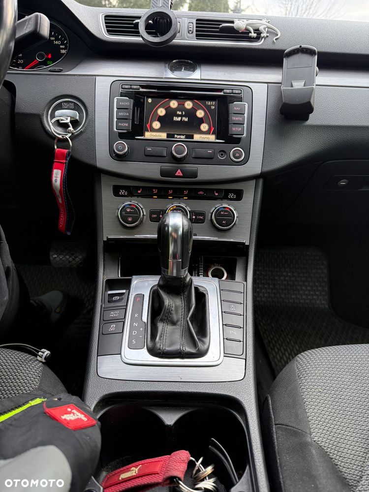 Volkswagen Passat 2.0 TDI Comfortline DSG - 6