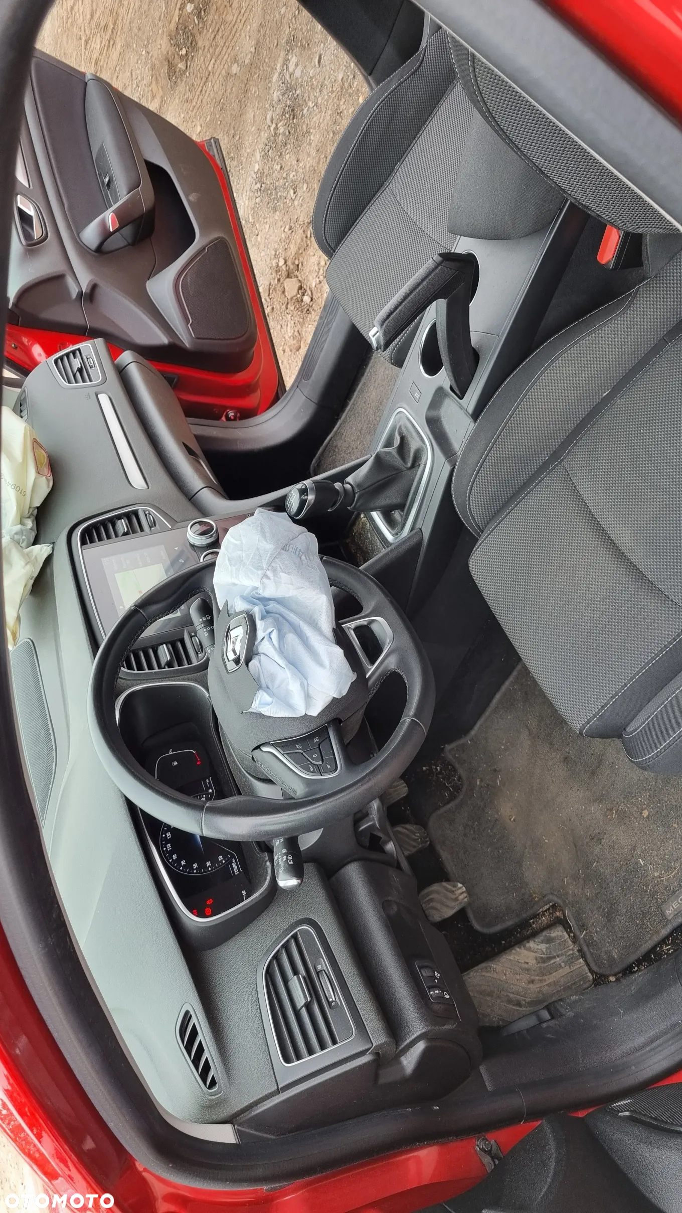 Renault Megane Grandtour TCe 140 GPF BUSINESS EDITION - 21