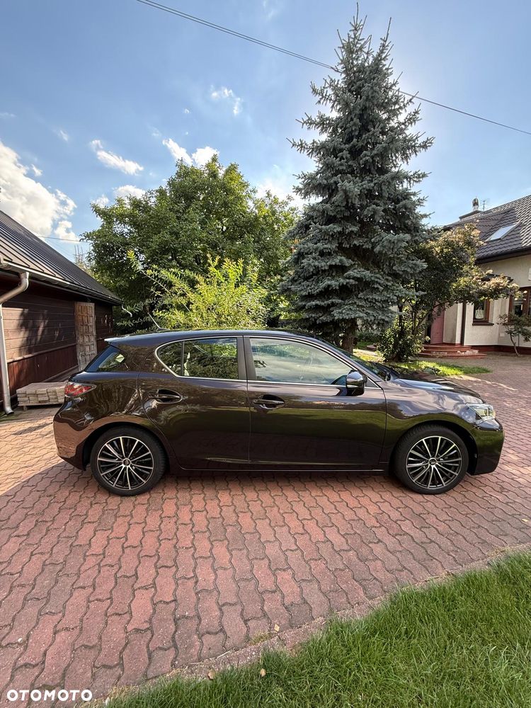 Lexus CT - 8