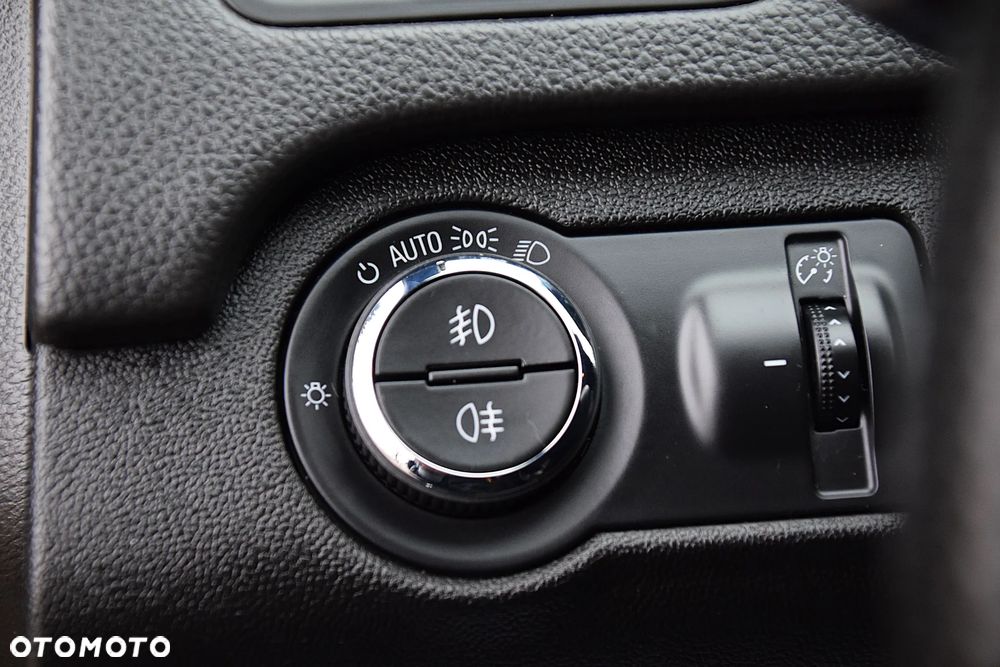 Opel Insignia 2.0 CDTI Automatik - 32