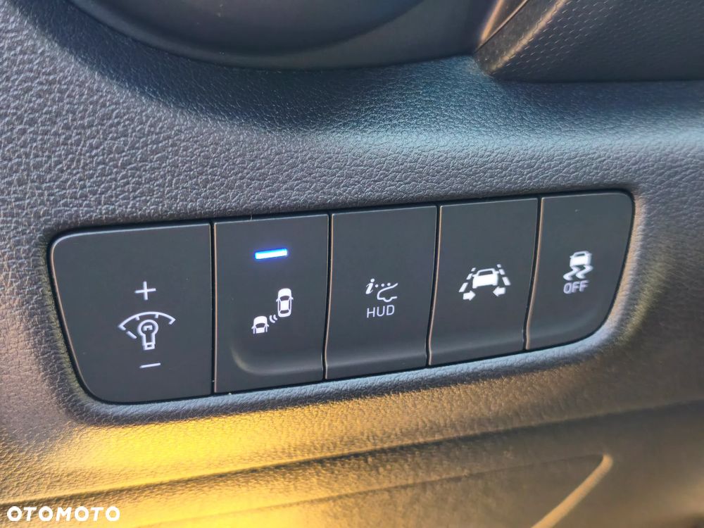 Hyundai Kona 1.6 T-GDI DCT 4WD Premium - 28