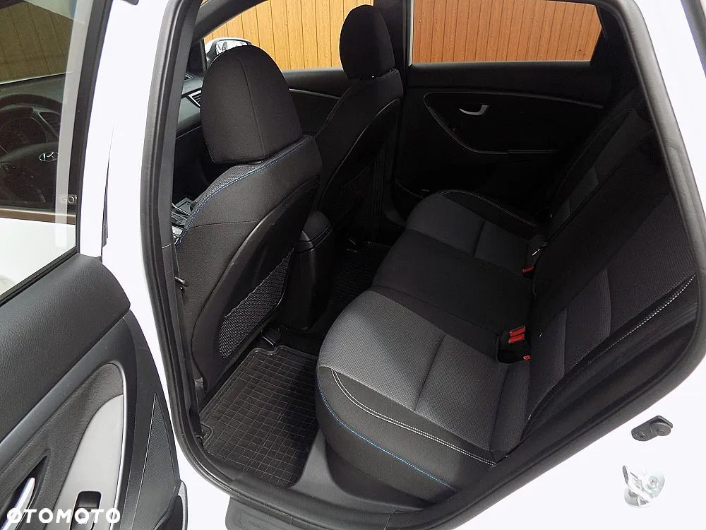 Hyundai i30 1.6 GDI BlueDrive Go DCT - 6