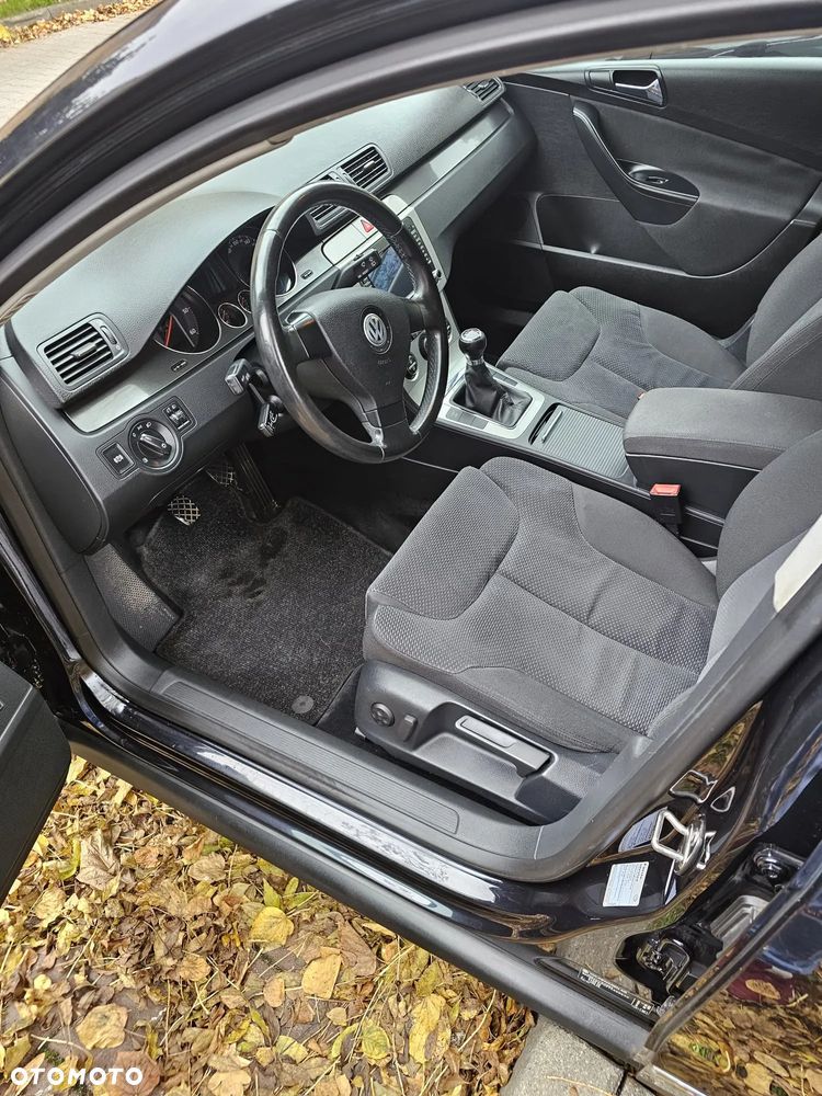 Volkswagen Passat 2.0 TDI DPF Comfortline - 9