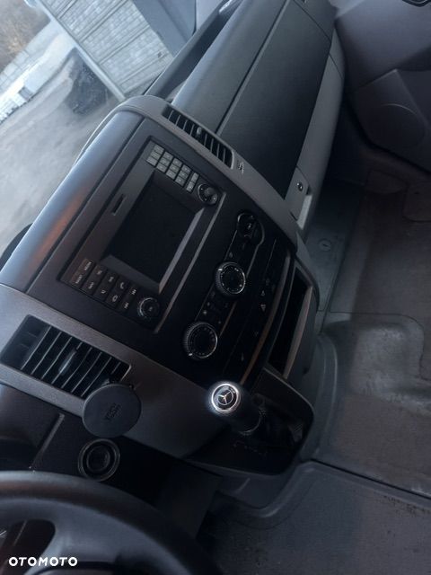 Mercedes-Benz 319 CDI - 8