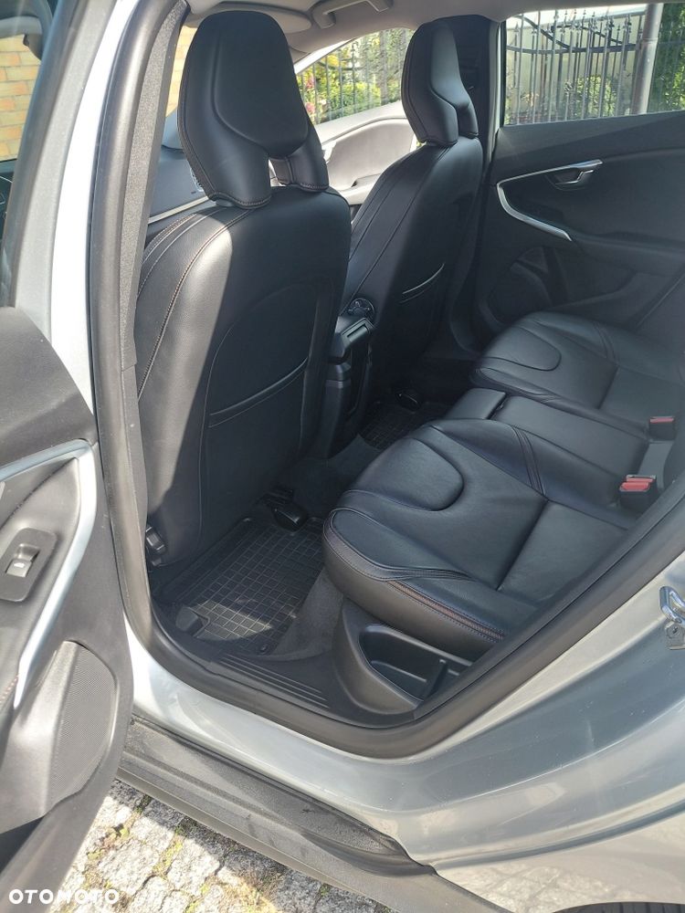 Volvo V40 Cross Country - 7