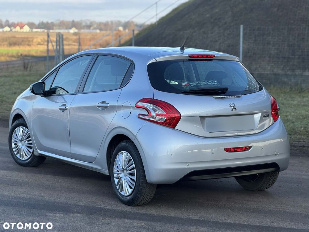 Peugeot 208 1.2 PureTech Allure - 2