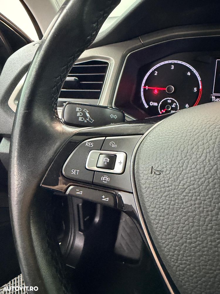 Volkswagen T-Roc 2.0 TDI DSG Design - 13