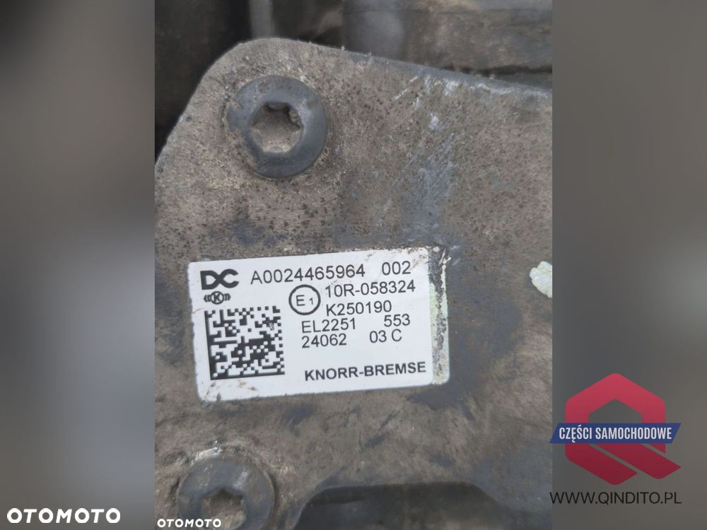 ZAWÓR OSUSZACZ PODSTAWA OSUSZACZA MERCEDES ACTROS - 4