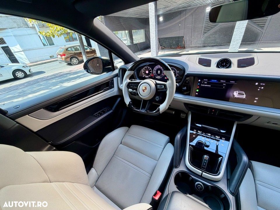 Porsche Cayenne - 12
