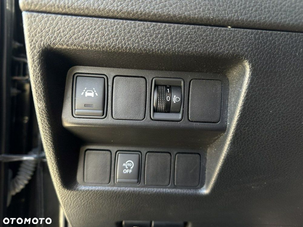 Nissan Qashqai 1.5 dCi N-Connecta - 24