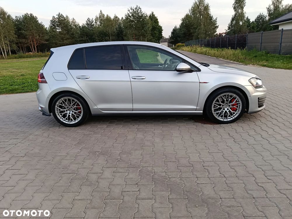 Volkswagen Golf 2.0 TSI BMT GTI Performance DSG - 4