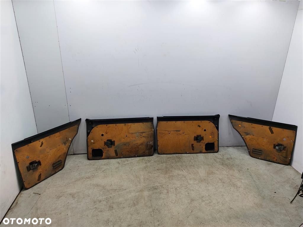 TAPICERKA BOCZKI DRZWI KOMPLET Polonez Caro - 2