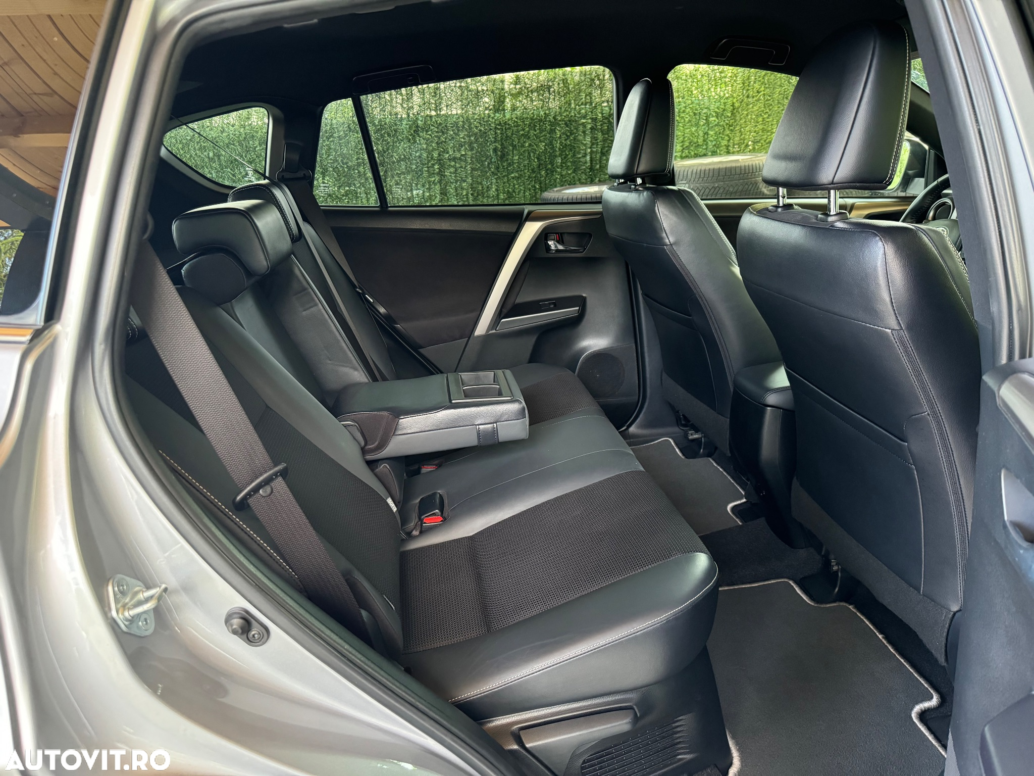Toyota RAV4 2.5 VVT-i HSD 4x4 Luxury - 13