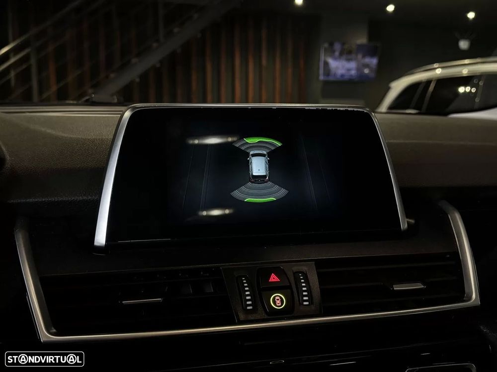 BMW 216 Gran Tourer d 7L - 23