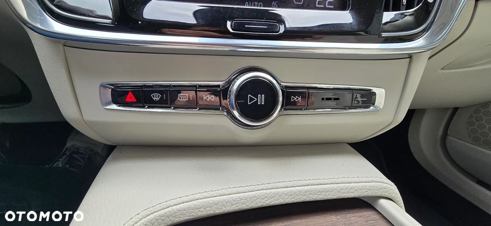 Volvo S90 B5 D AWD Inscription - 34