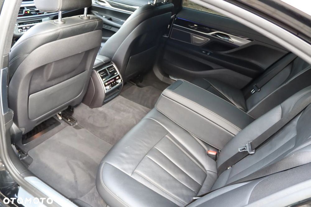 BMW Seria 7 740Li - 14