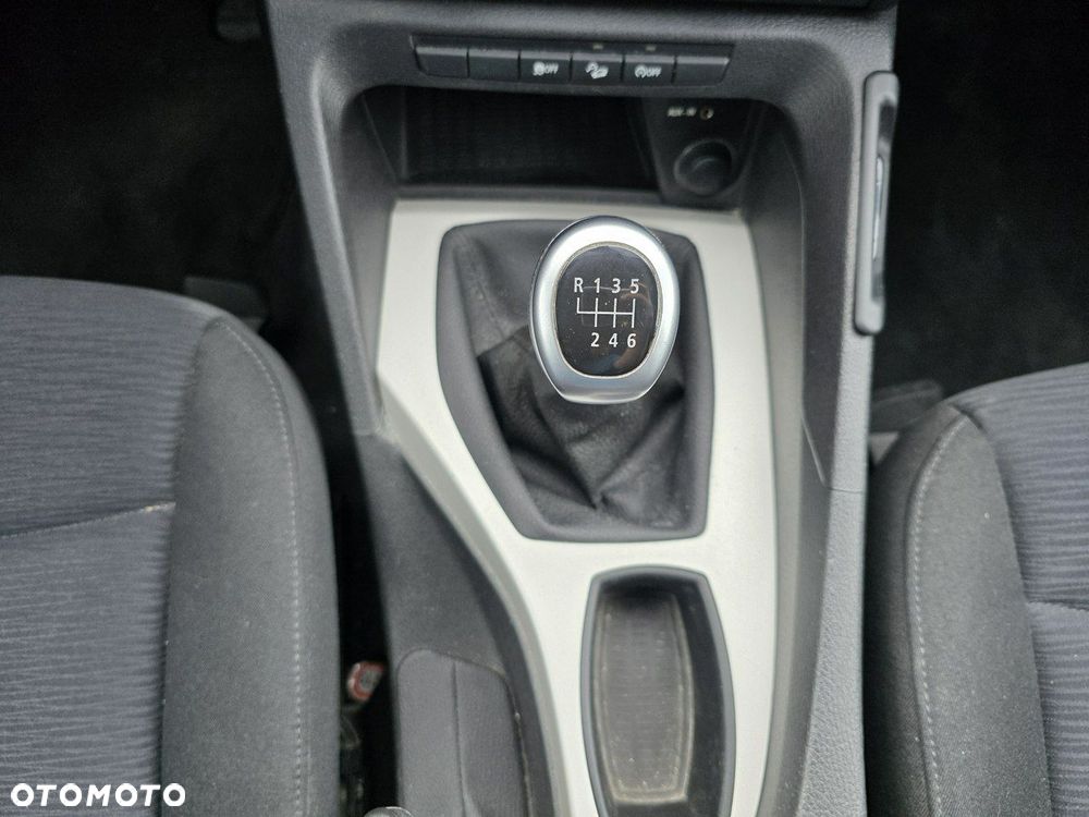 BMW X1 xDrive18d - 14