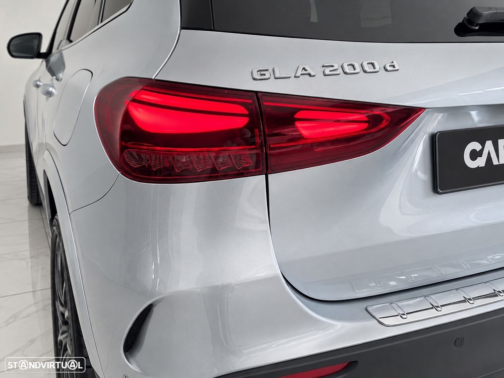 Mercedes-Benz GLA 200 d AMG Line — fotografia 9