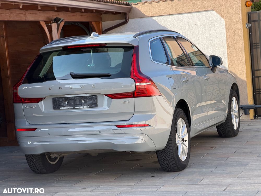 Volvo XC 60 B4 MHEV AT FWD Core - 21