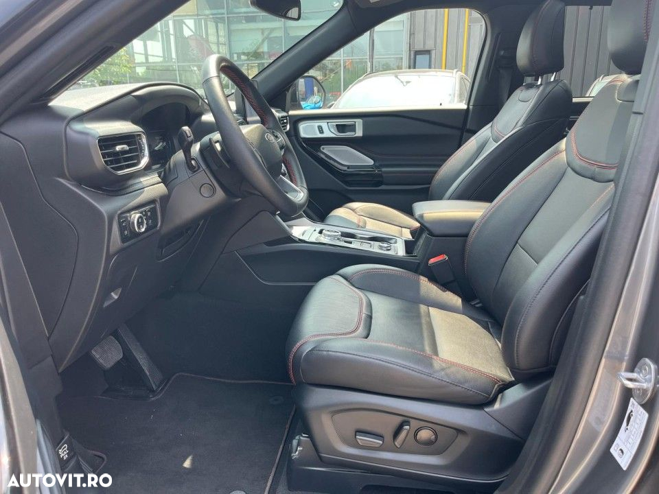 Ford Explorer - 26