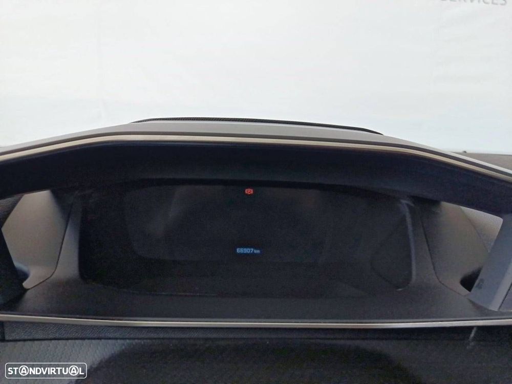 Peugeot 2008 1.5 BlueHDi Allure Pack EAT8 - 13