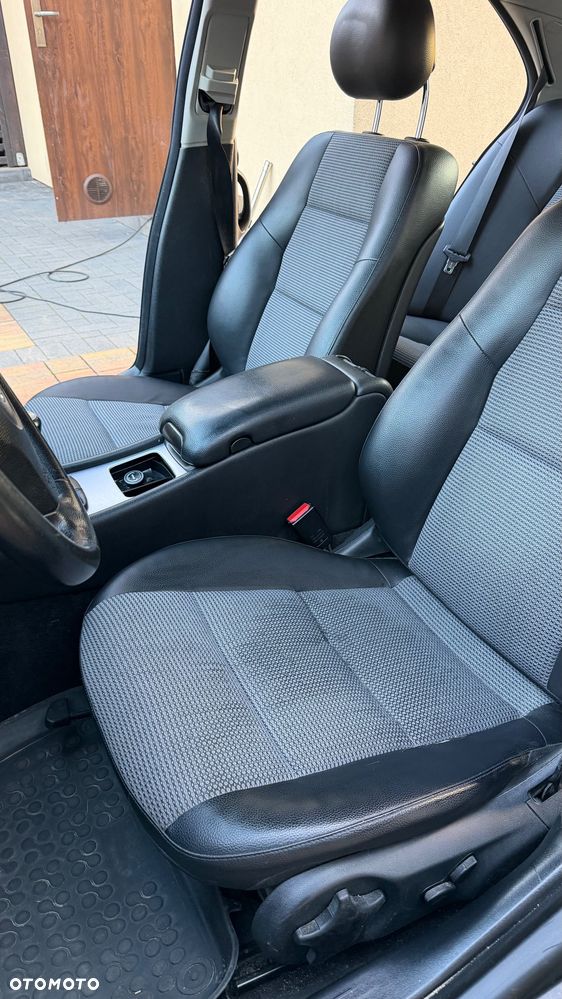 Mercedes-Benz Klasa C 180 T Kompressor Avantgarde Starline - 15