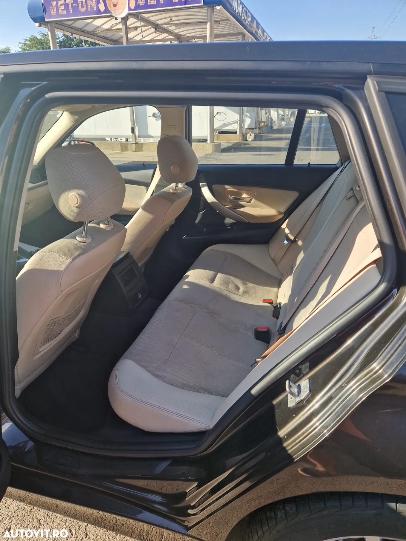 BMW Seria 3 318d Aut. - 14