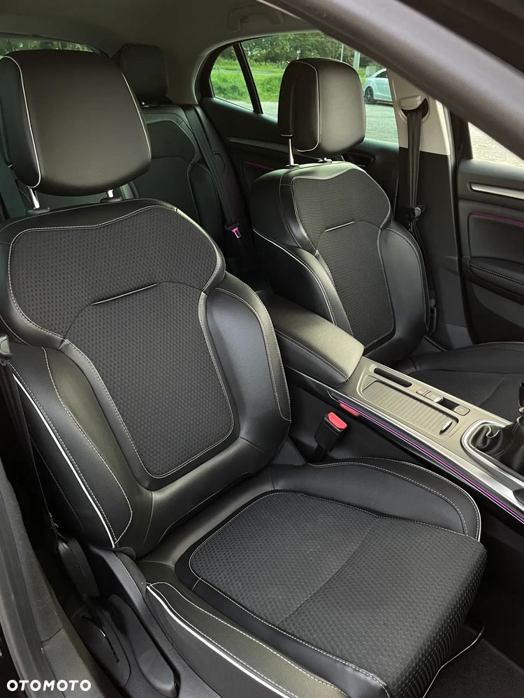 Renault Megane ENERGY TCe 130 BOSE EDITION - 31