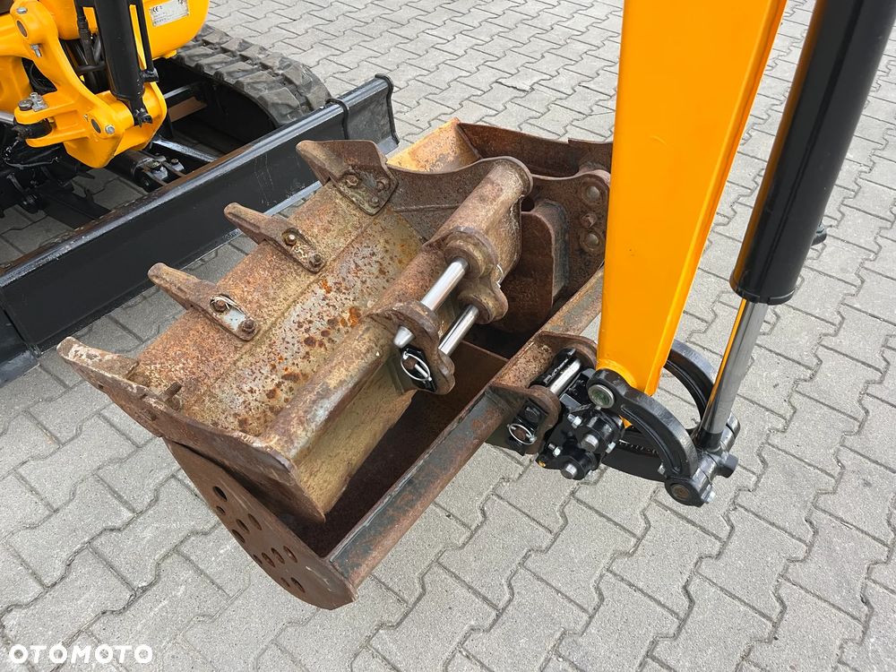 JCB 8018 CTS Gravemaster - 10