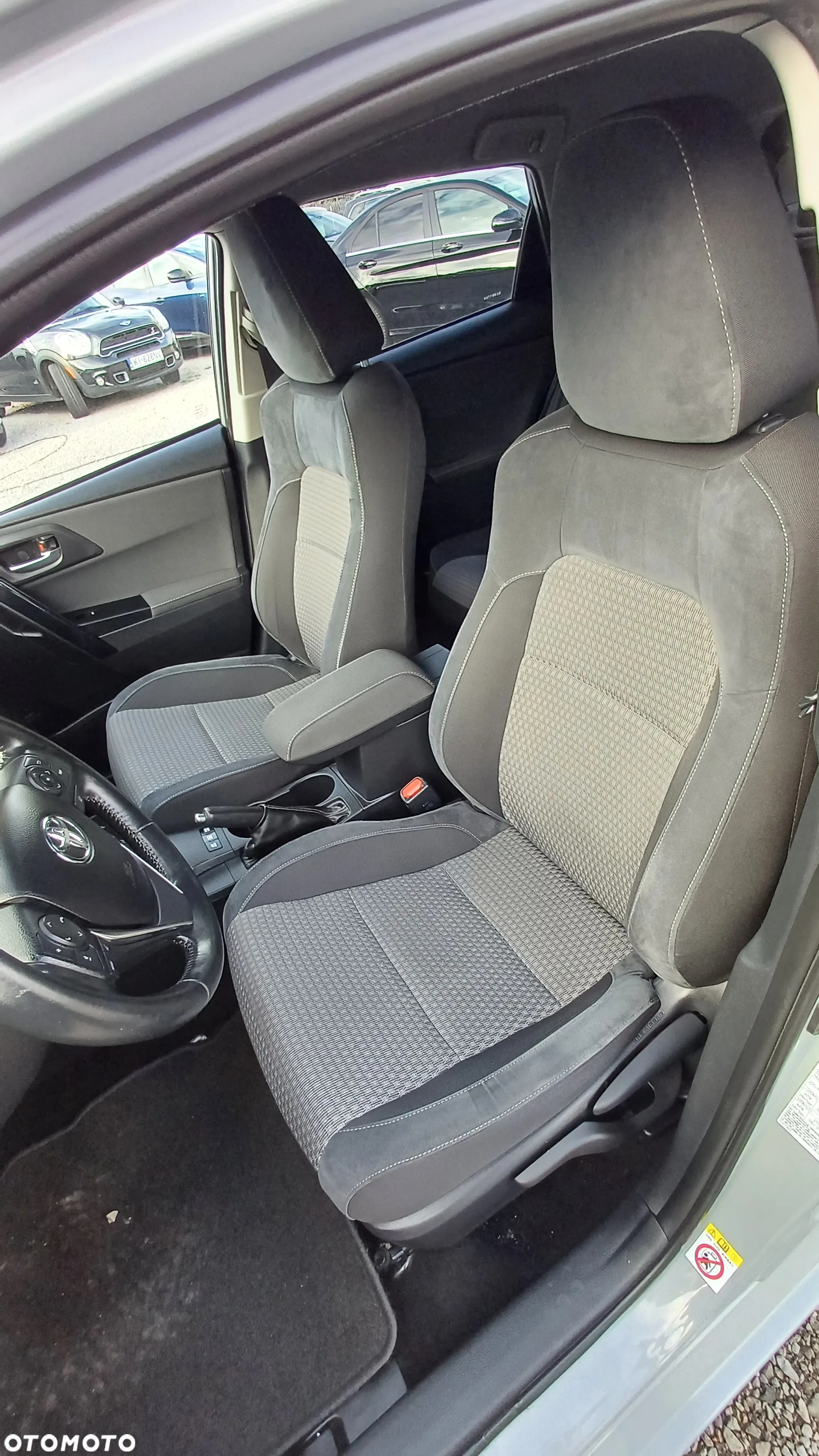 Toyota Auris 1.8 VVT-i Hybrid Automatik Executive - 17