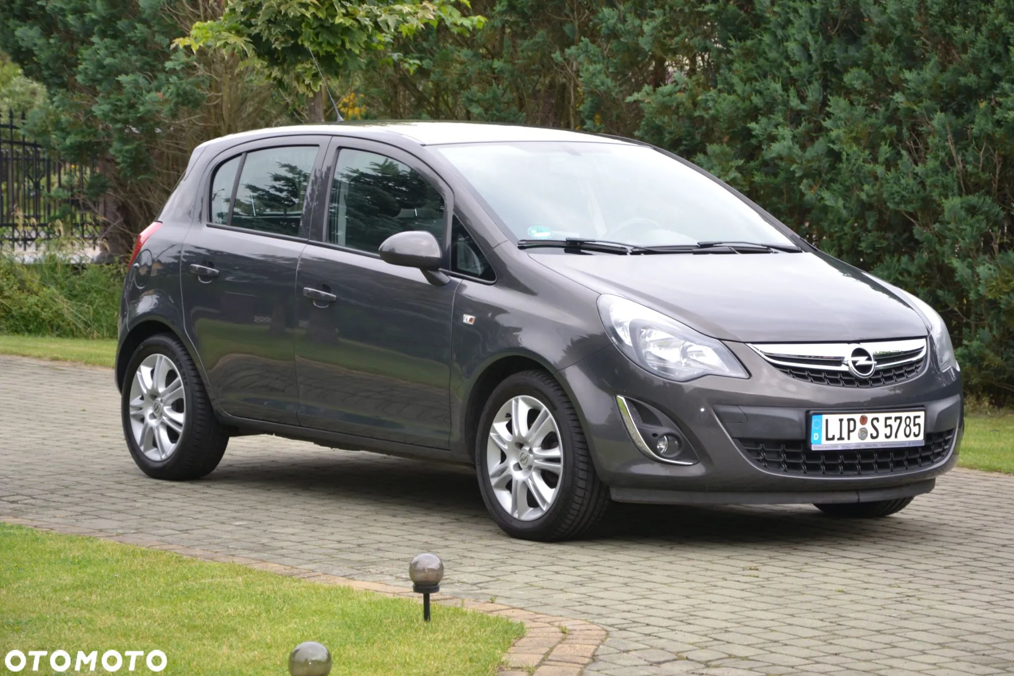 Opel Corsa 1.2 16V Color Edition - 1