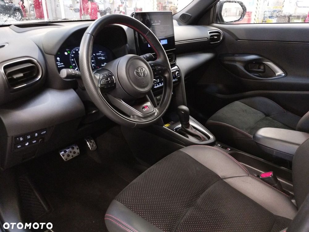 Toyota Yaris Cross Hybrid 1.5 GR Sport - 12