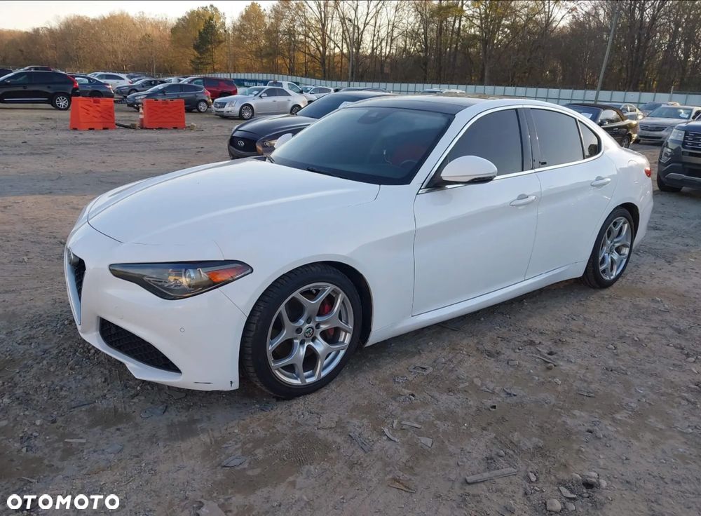 Alfa Romeo Giulia 2.0 Turbo 16V AT8 Veloce Ti - 2
