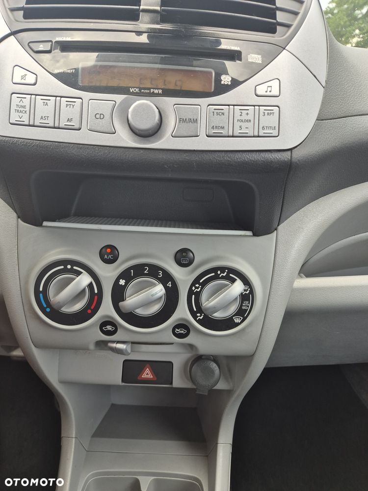 Nissan Pixo - 8