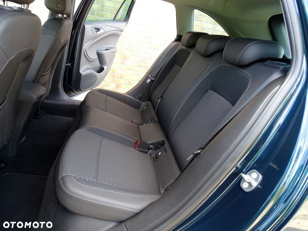 Opel Astra 1.4 Turbo Innovation - 23