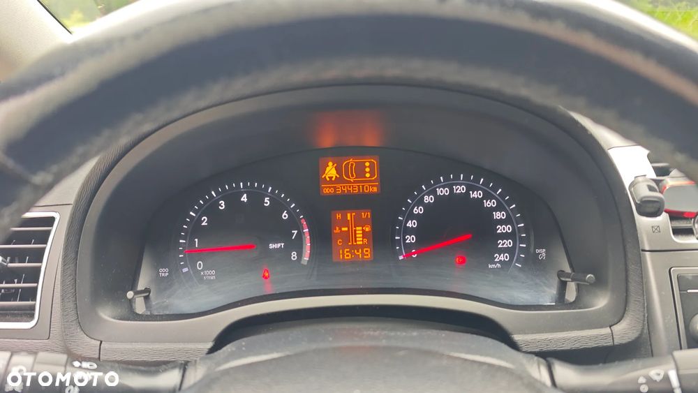 Toyota Avensis - 13