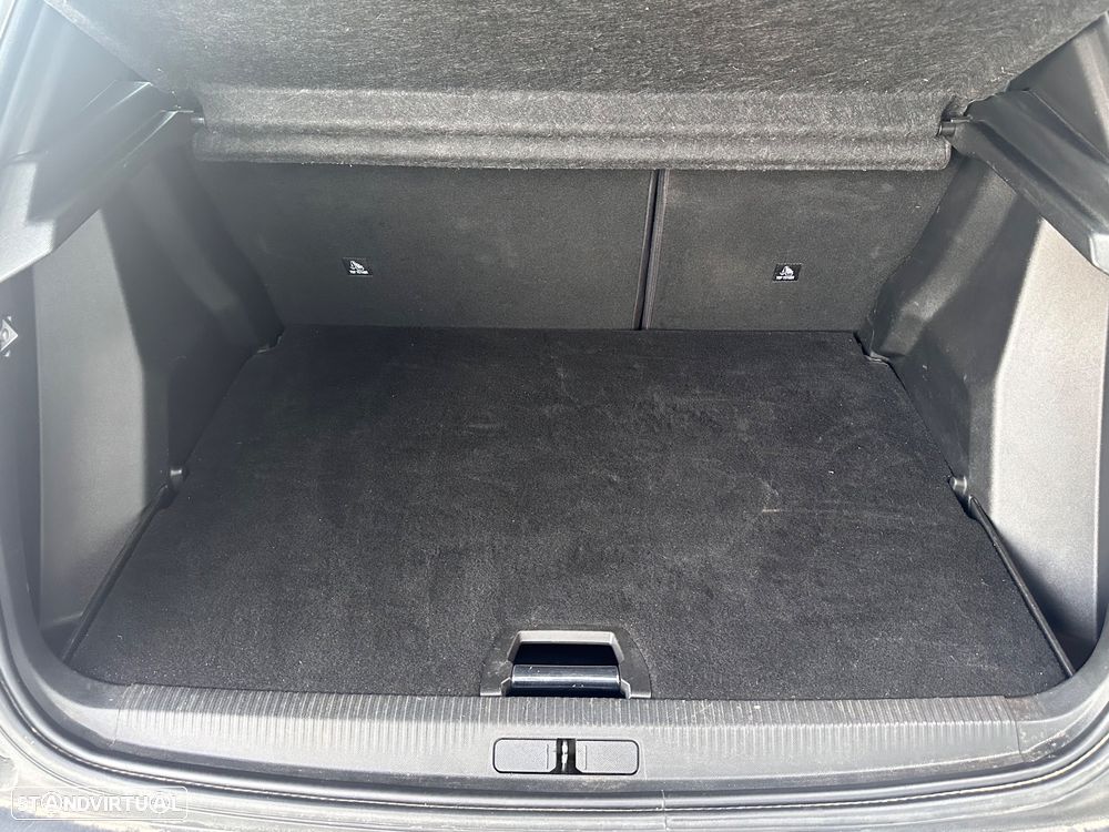 Peugeot e-2008 50 kWh Allure - 18