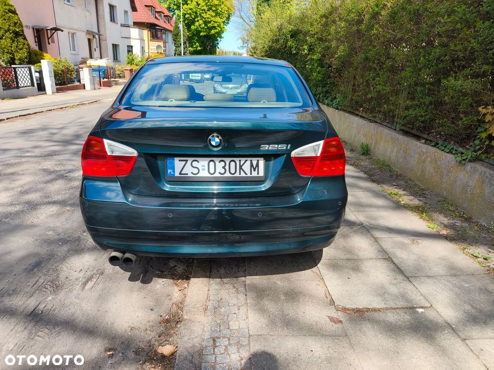 BMW Seria 3 325i - 7