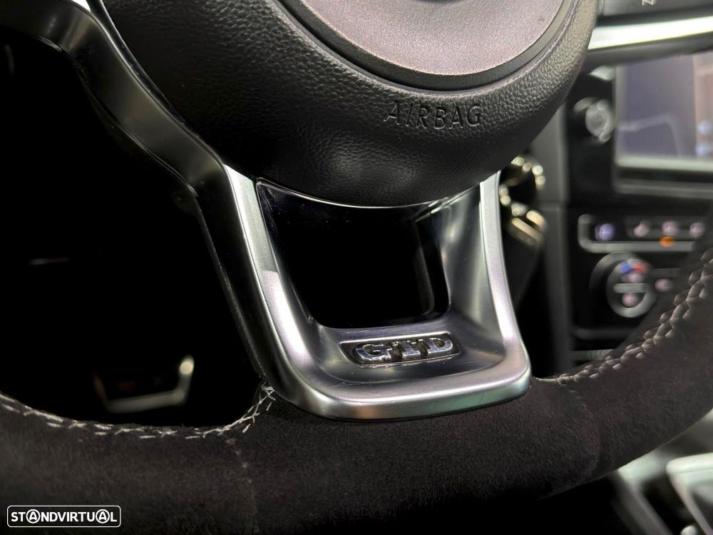 VW Golf 2.0 TDI GTD DSG - 29