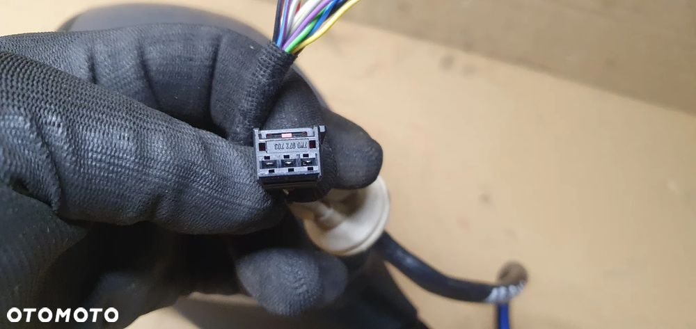 Lusterko lewe 13+3 PIN 16 PIN Europa LC7Q VW Golf VIII 8 - 10