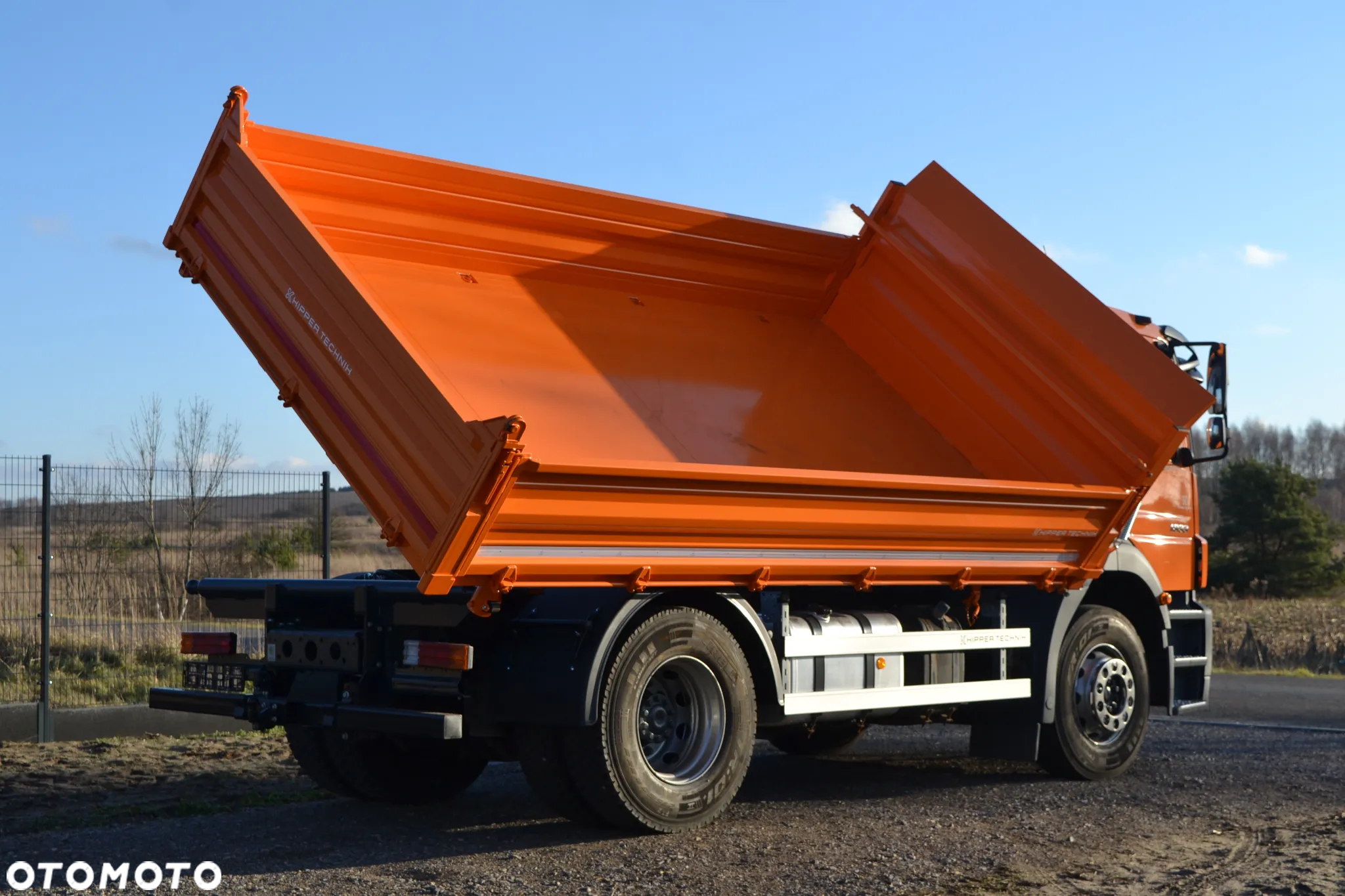 Mercedes-Benz Axor 1833 Nowy 3-stronny WYWROT Kiper WYWROTKA Antos 1829 Blokada mostu MANUAL Klima - 13