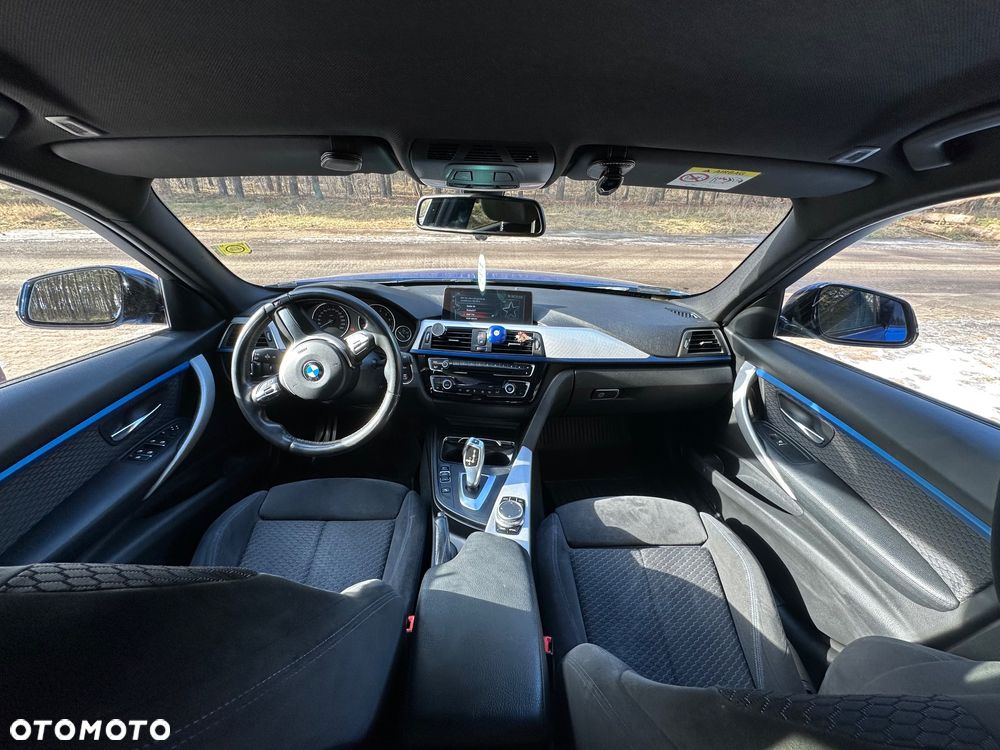 BMW Seria 3 330i - 12